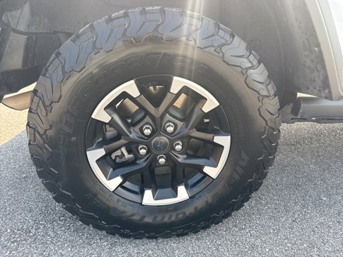 Used 2024 Jeep Wrangler Unlimited Rubicon 4xe image 27