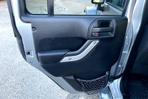 Used 2014 Jeep Wrangler Unlimited Sahara w/ Connectivity Group image 8