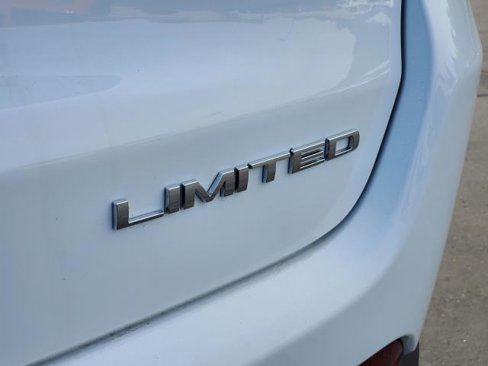 Used 2022 Jeep Compass Limited image 30