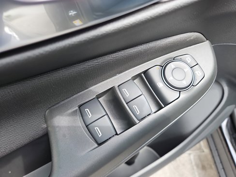 New 2025 Buick Envista Preferred image 18