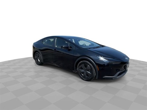Used 2024 Toyota Prius LE image 4