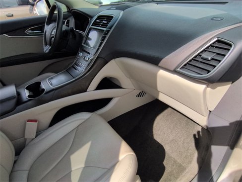 Used 2017 Lincoln MKX Reserve w/ Driver Assistance Package image 35