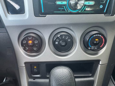 Used 2009 Pontiac Vibe w/ Preferred Package image 33