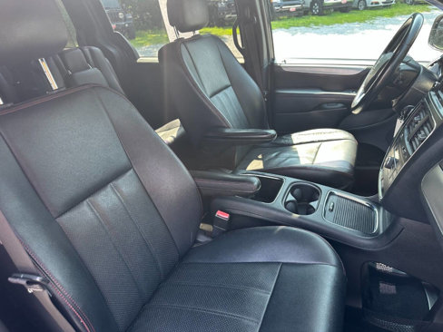 Used 2015 Dodge Grand Caravan R/T w/ Driver Convenience Group image 14
