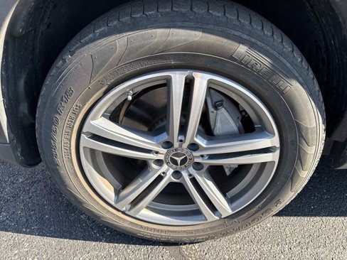 Used 2021 Mercedes-Benz GLC 300 4MATIC image 9