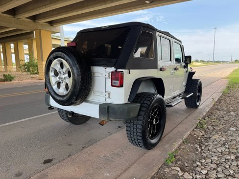 Used 2015 Jeep Wrangler Unlimited Sahara w/ Connectivity Group image 3