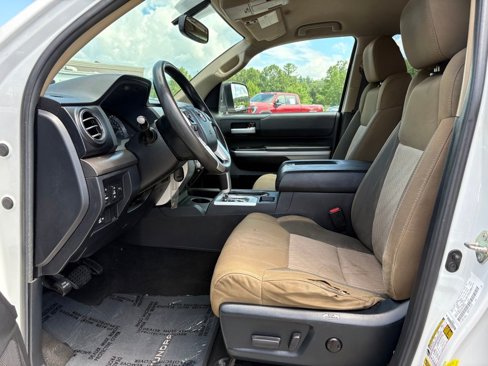 Used 2017 Toyota Tundra SR5 image 4