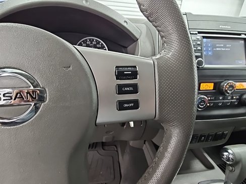 Used 2019 Nissan Frontier SL image 25