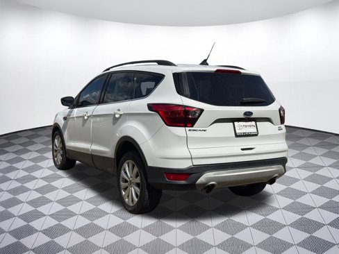 Used 2019 Ford Escape SEL image 3