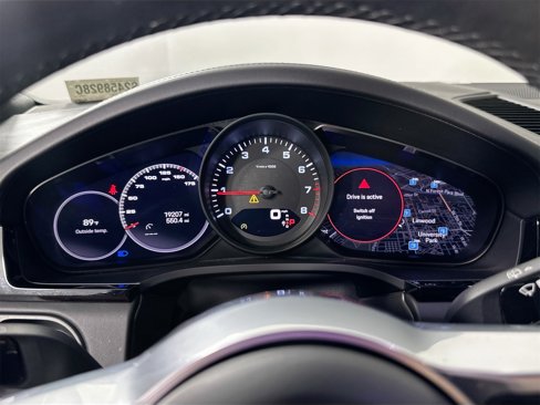 Certified 2023 Porsche Cayenne Platinum Edition image 19
