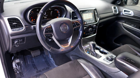 Used 2020 Jeep Grand Cherokee Altitude image 12