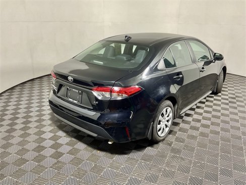 Used 2022 Toyota Corolla LE image 15