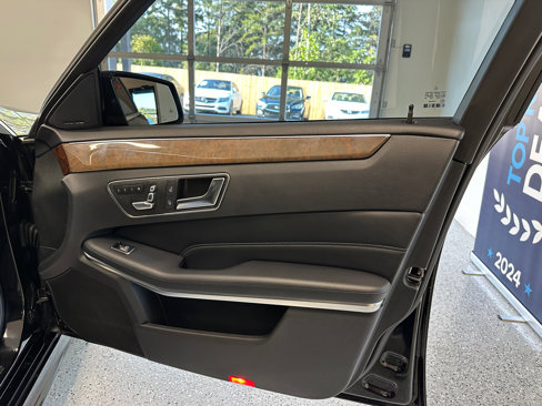Used 2014 Mercedes-Benz E 350 Sedan image 27