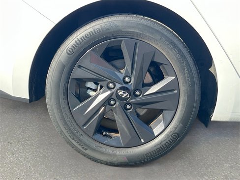Used 2023 Hyundai Elantra SEL w/ Cargo Package image 27