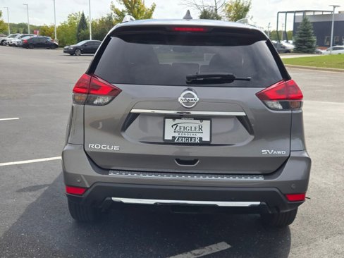 Used 2019 Nissan Rogue SV w/ Sun & Sound Touring Package image 9