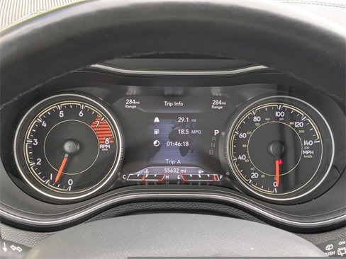 Used 2021 Jeep Cherokee Latitude Lux w/ Comfort/Convenience Group image 25