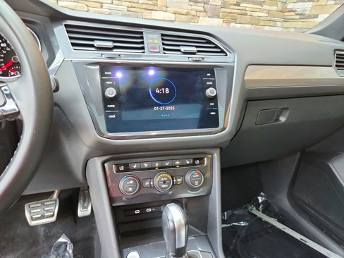 Used 2021 Volkswagen Tiguan SE R-Line image 24