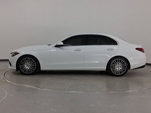 Used 2022 Mercedes-Benz C 300 4MATIC Sedan image 2