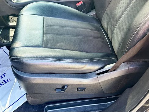 Used 2014 Dodge Grand Caravan SXT image 18