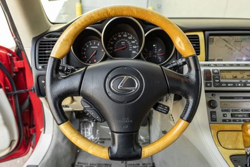 Used 2004 Lexus SC 430 Convertible image 9