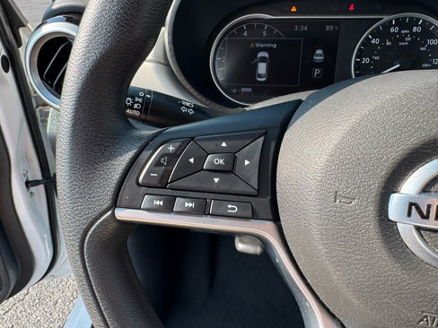 Used 2022 Nissan Versa SV image 23