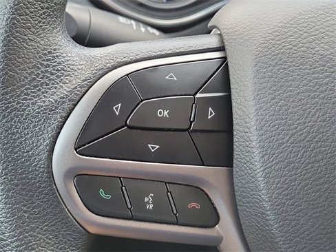 Used 2019 Jeep Cherokee Latitude w/ Popular Appearance Group image 41