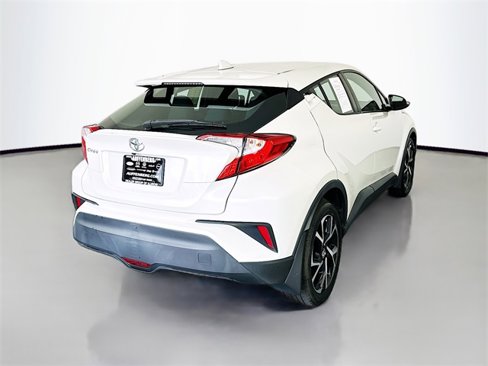 Used 2018 Toyota C-HR XLE image 7