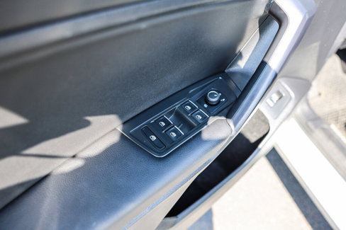 Used 2021 Volkswagen Tiguan SEL w/ 3rd Row Seat Package image 11