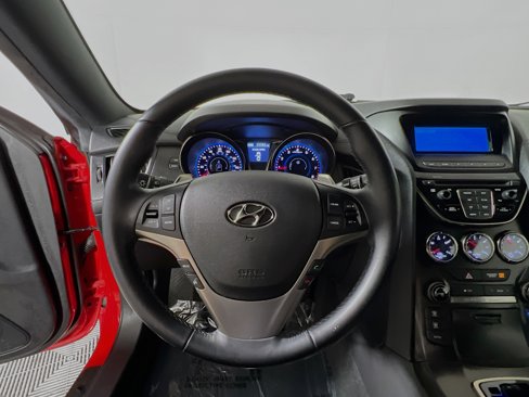 Used 2014 Hyundai Genesis 2.0T image 18