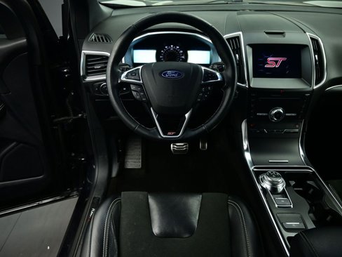 Used 2019 Ford Edge ST w/ Cold Weather Package image 2