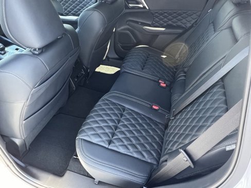 Used 2024 Mitsubishi Outlander SEL image 18