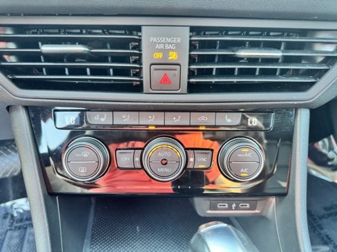 Certified 2021 Volkswagen Jetta SE w/ SE Cold Weather Package image 26