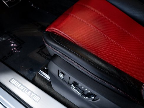 Certified 2022 Bentley Bentayga image 12