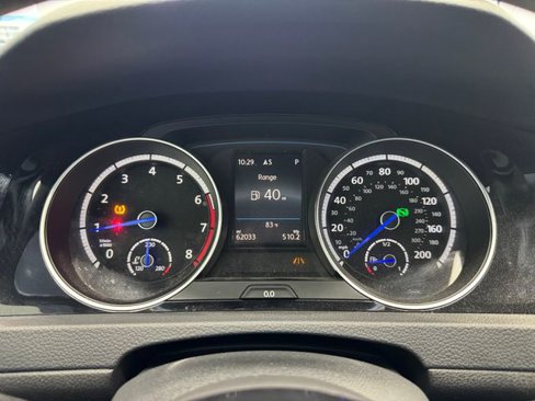 Used 2017 Volkswagen Golf R 4-Door image 2