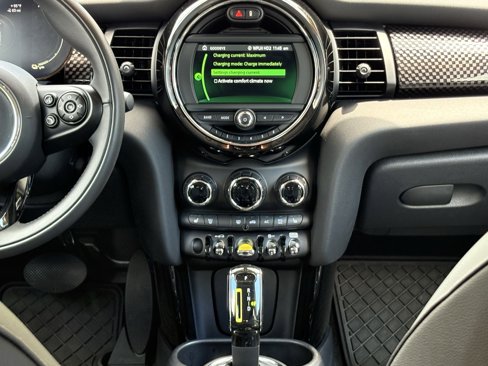 Used 2021 MINI Cooper SE w/ 6.5" Touchscreen Package image 12