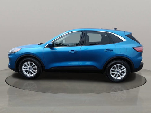 Used 2020 Ford Escape SE image 3