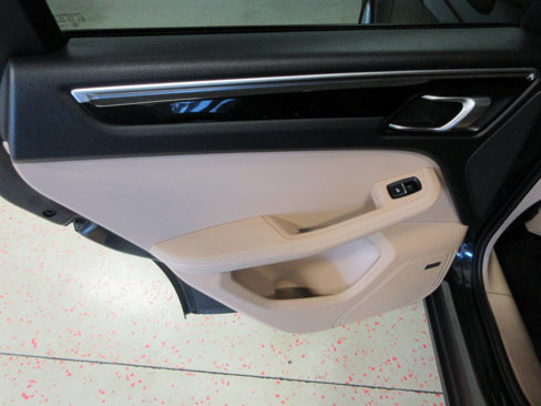 Used 2019 Porsche Macan image 35