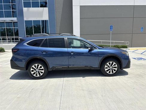 Used 2022 Subaru Outback Premium image 2