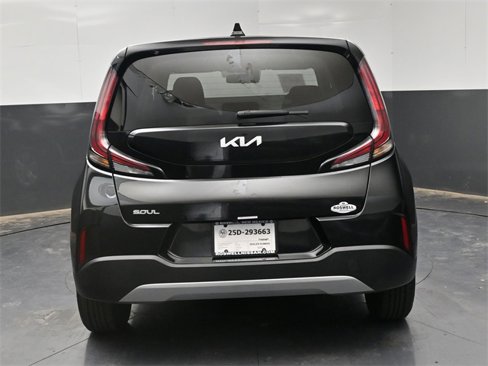 Used 2023 Kia Soul LX image 7