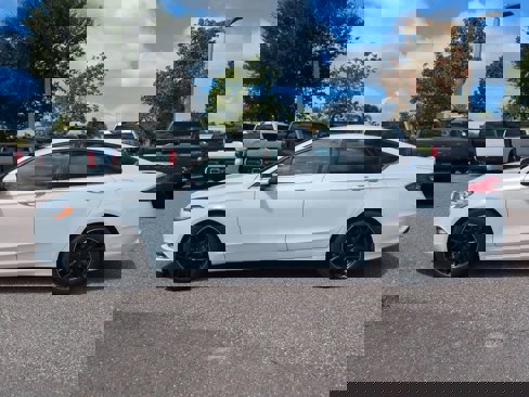 Used 2018 Ford Fusion SE w/ Equipment Group 201A image 3