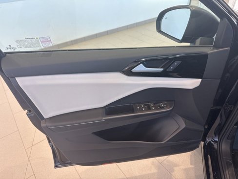 New 2025 Volkswagen Taos S image 10