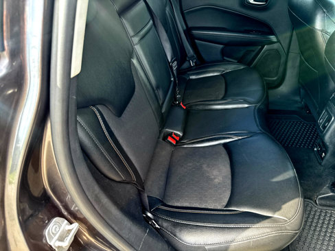 Used 2019 Jeep Compass Latitude w/ Popular Equipment Group image 9