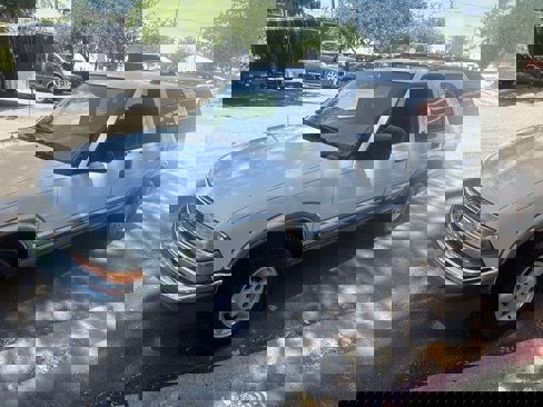 Used 1999 Chevrolet Blazer LS image 2