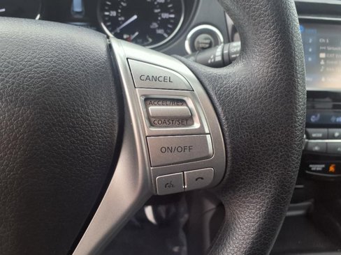 Used 2016 Nissan Rogue SV w/ SV Premium Package image 14