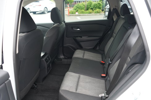 Used 2024 Nissan Rogue SV image 18