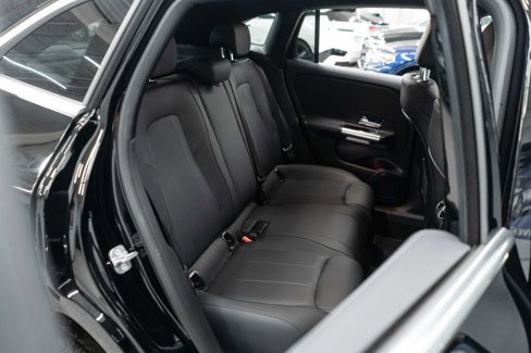 Used 2025 Mercedes-Benz GLA 250 4MATIC image 11