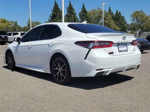 Used 2021 Toyota Camry SE image 7