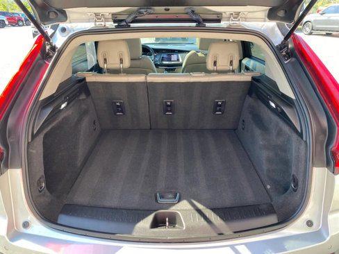 Used 2019 Cadillac XT4 Luxury w/ Cold Weather Package image 29