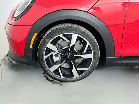 Certified 2025 MINI Cooper 2-Door Hardtop image 22