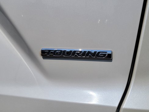 Used 2017 Honda CR-V Touring image 12